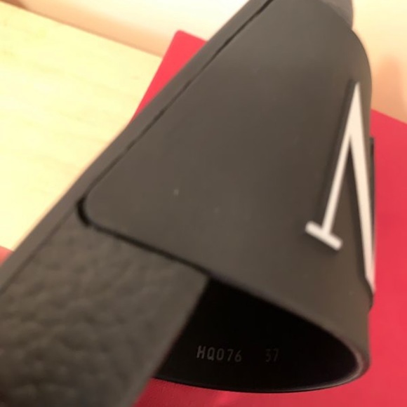 Valentino VLTN Pool Slide Sandals - Picture 8 of 8